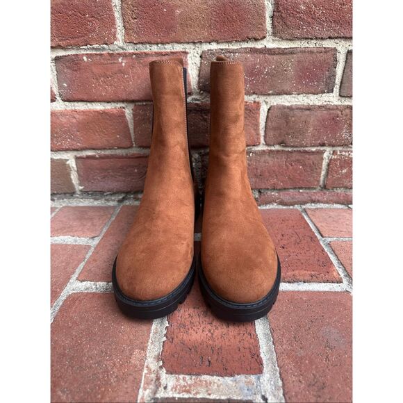 Ann Taylor Loft $156 Lug Chelsea Booties chestnut brown 9 NEW - Picture 7 of 9